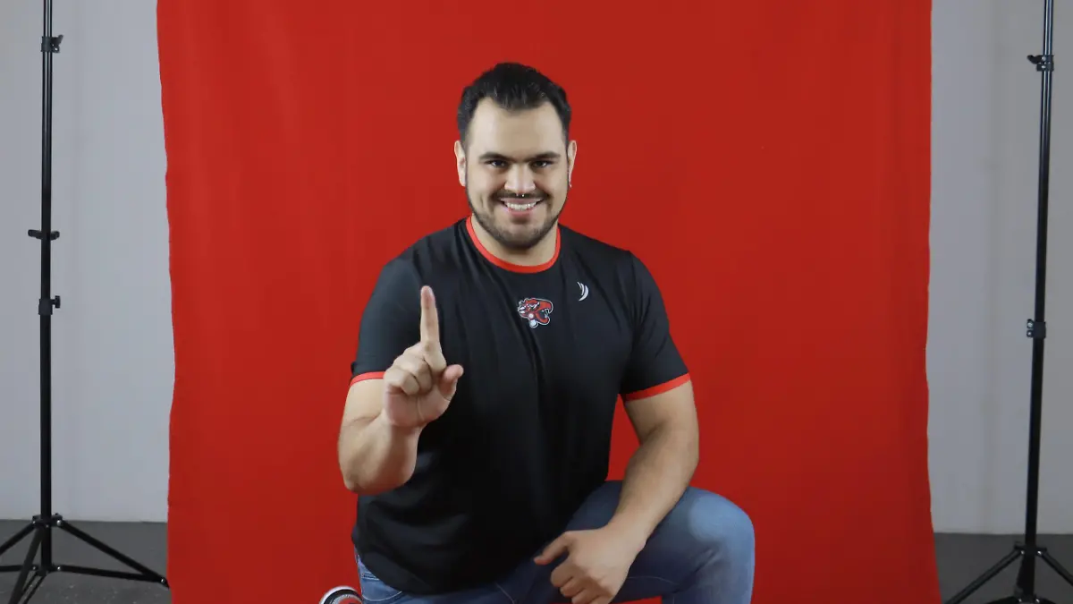 OLIVER GONZALEZ 44