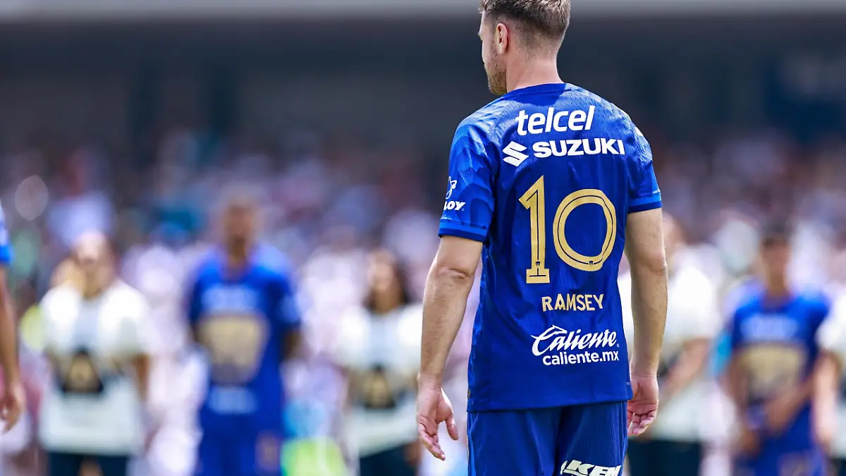 060725 LG Aaron Ramsey 4