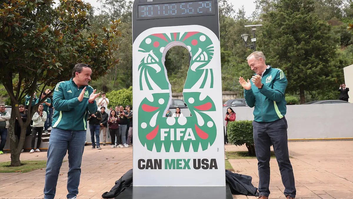 Mikel Arriola reiteró su compromiso con la selección nacional