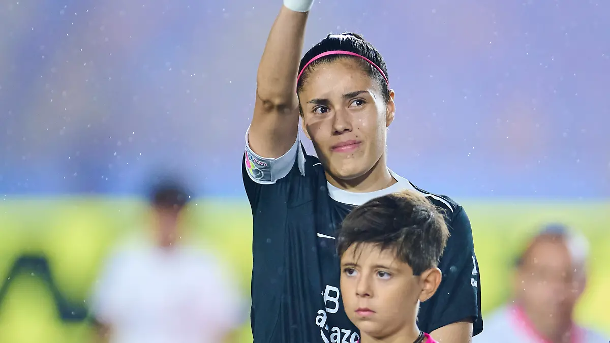 La Maga Ovalle se despide del futbol mexicano