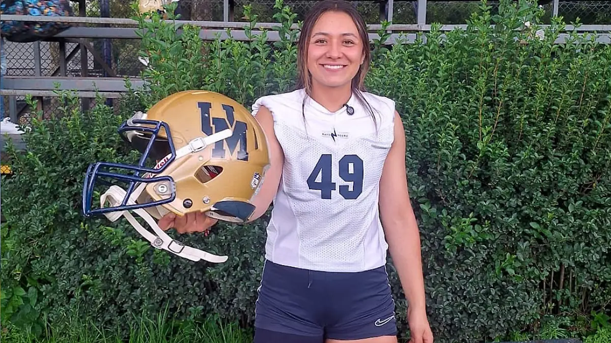 Andrea Martínez es la primera mujer en jugar en la ONEFA   FOTO CORTESÍA