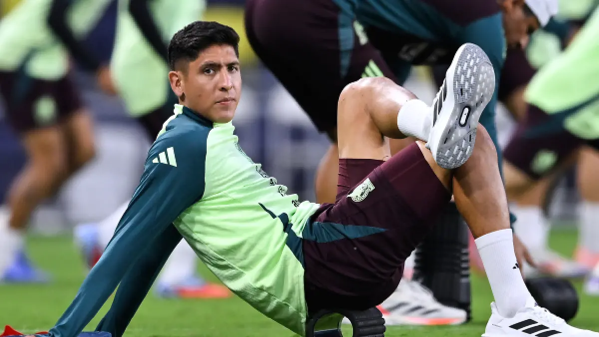 Edson Álvarez habla del cese de José Mourinho /Foto: Mexsport