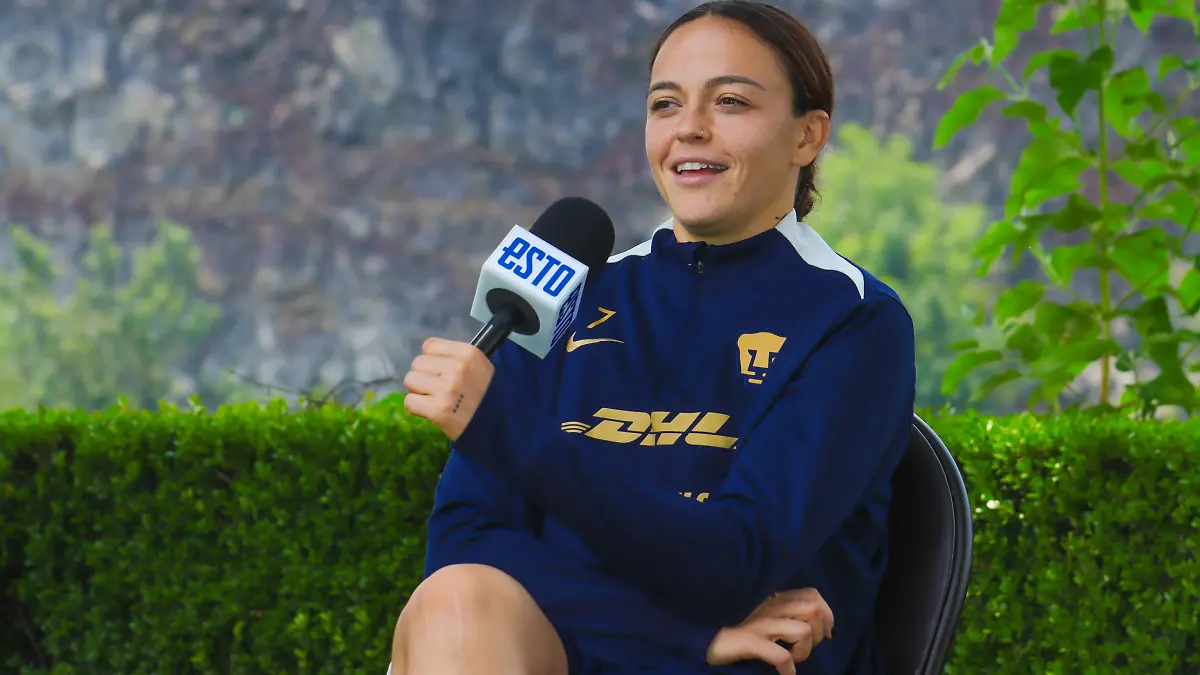 Stephanie Ribeiro recibió homenaje por sus 100 juegos con Pumas / Foto: Oswaldo Figueroa