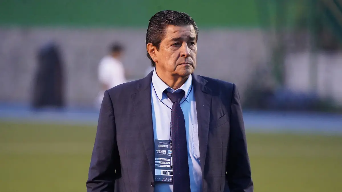 Luis Fernando Tena acepta la culpa por la derrota de Guatemala ante el Salvador FOTO X SELECCIÓN DE GUATEMALA