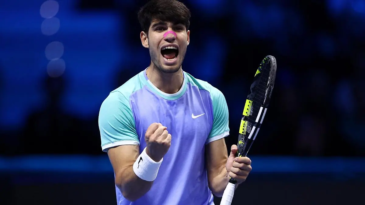Carlos Alcaraz derrota a Andrey Rublev en las ATP Finals. FOTO: Reuters
