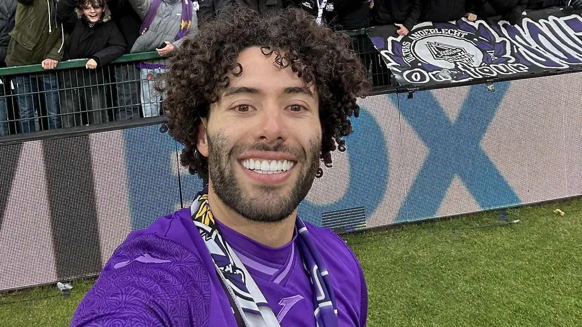 Chino Huerta no puede debutar todavía en la Europa League