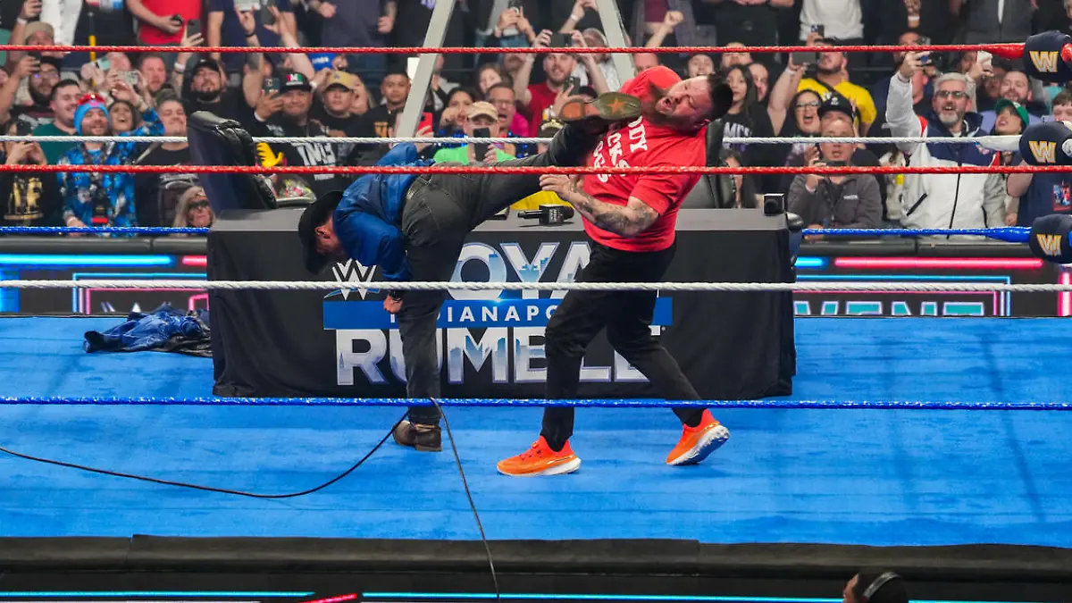 Shawn Michaels le dio una Sweet Chin Music a Kevin Owens / Foto: Cortesía WWE