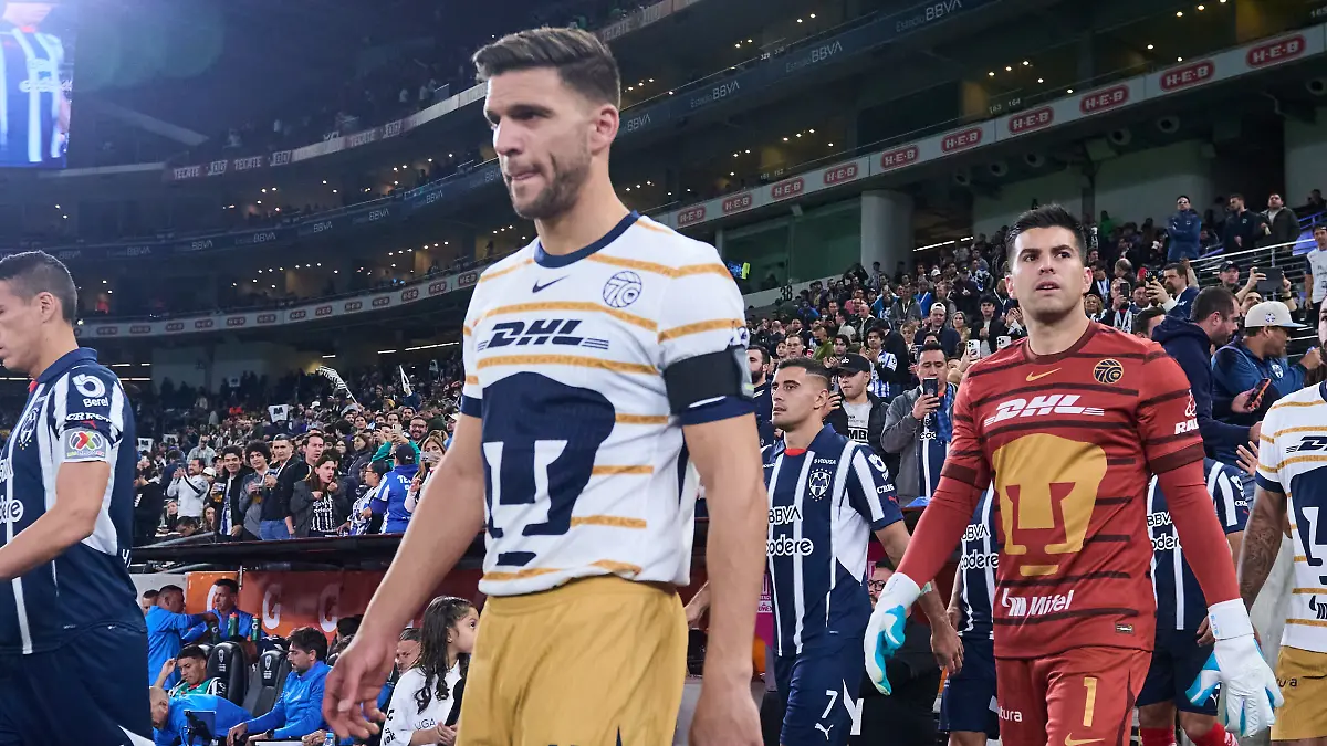 Lisandro Magallán tuvo un emotivo reencuentro con uno de sus formadores / Foto: Mexsport