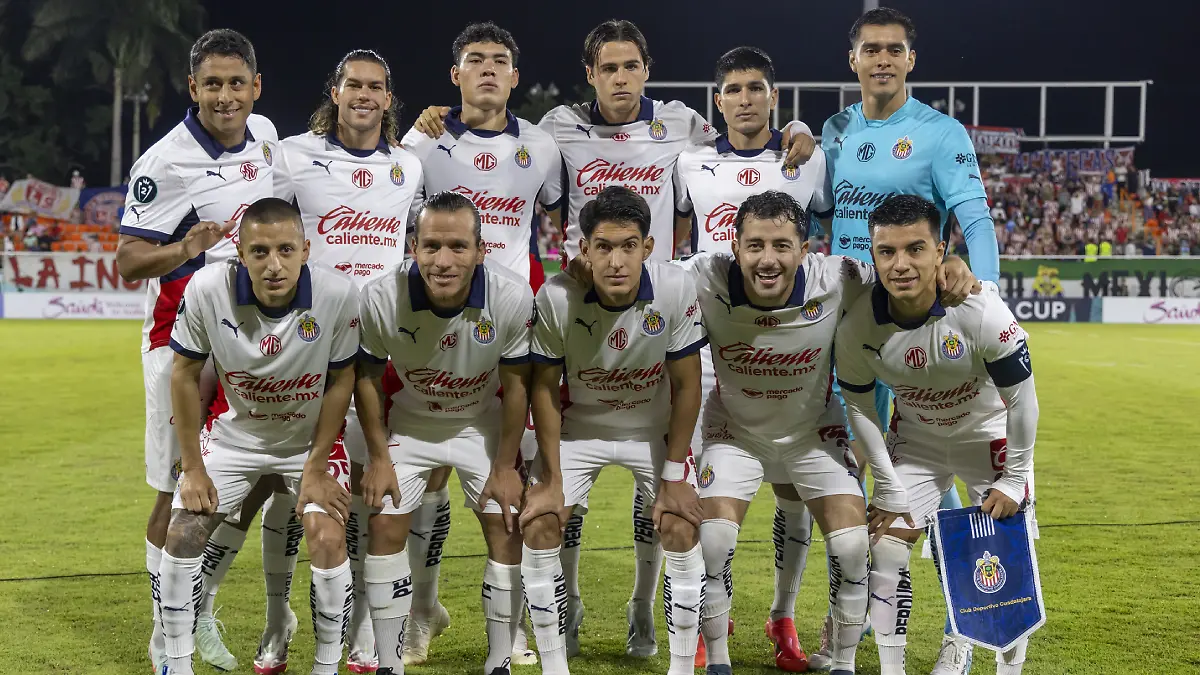 Chivas sólo tiene una victoria con Óscar García Junyent / Foto: Mexsport