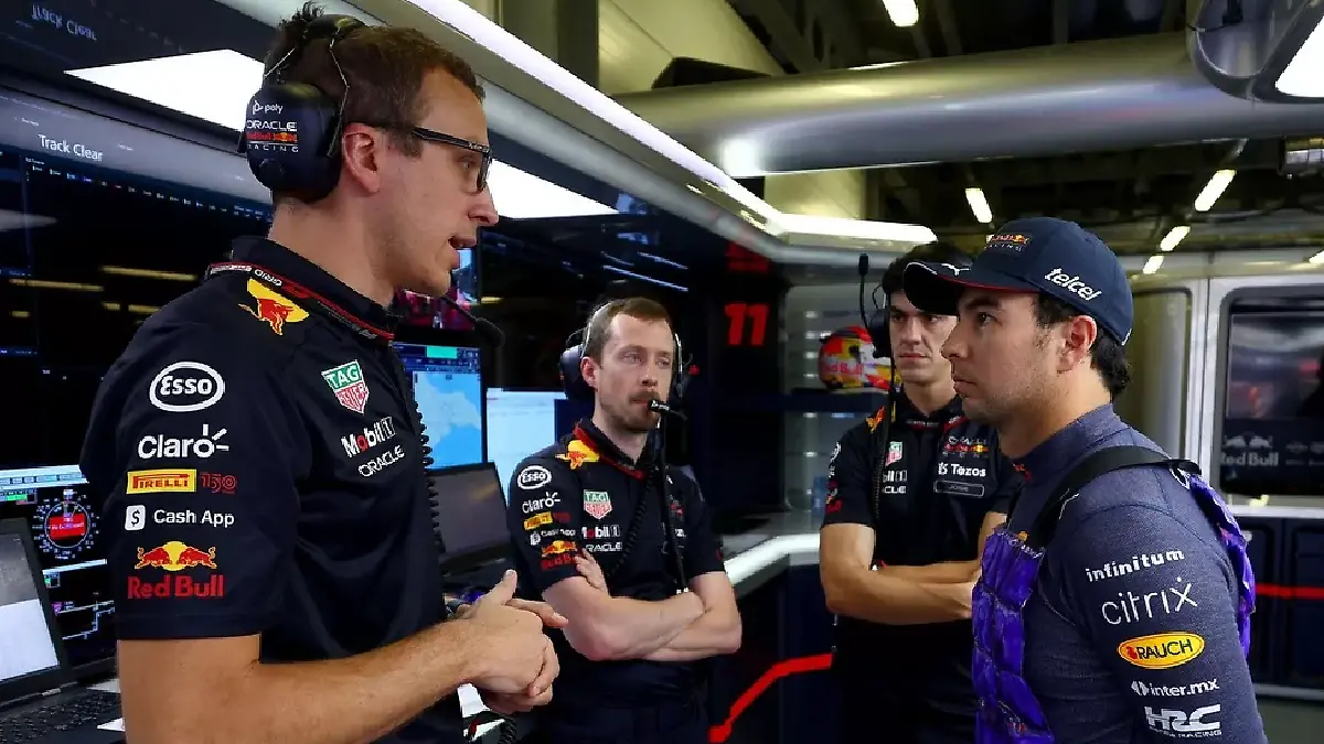 Hugh Bird, el ingeniero que apoyaba a Sergio Pérez ya no estará en Red Bull. Foto: Red Bull Content Pool