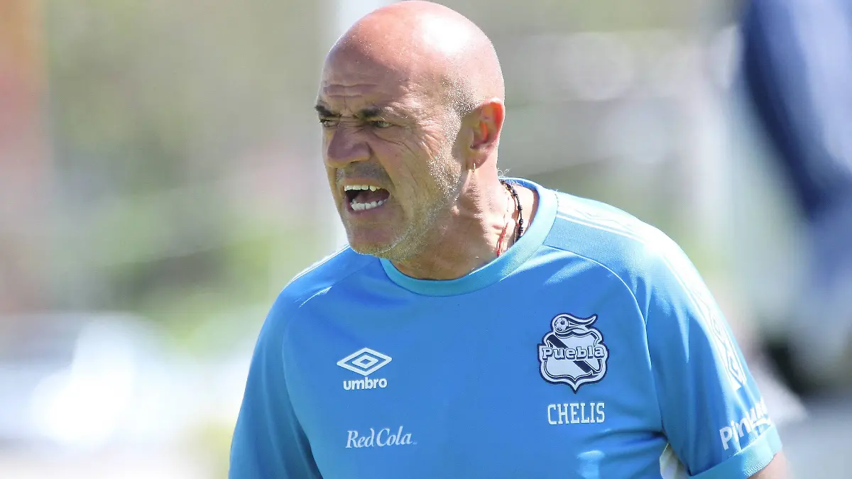 Chelis ha dirigido a siete equipos como técnico