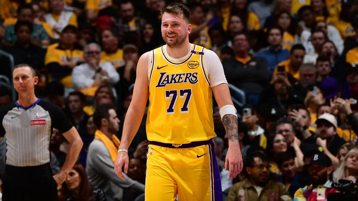 Luka Doncic ya debutó con su nuevo equipo, Los Ángeles Lakers