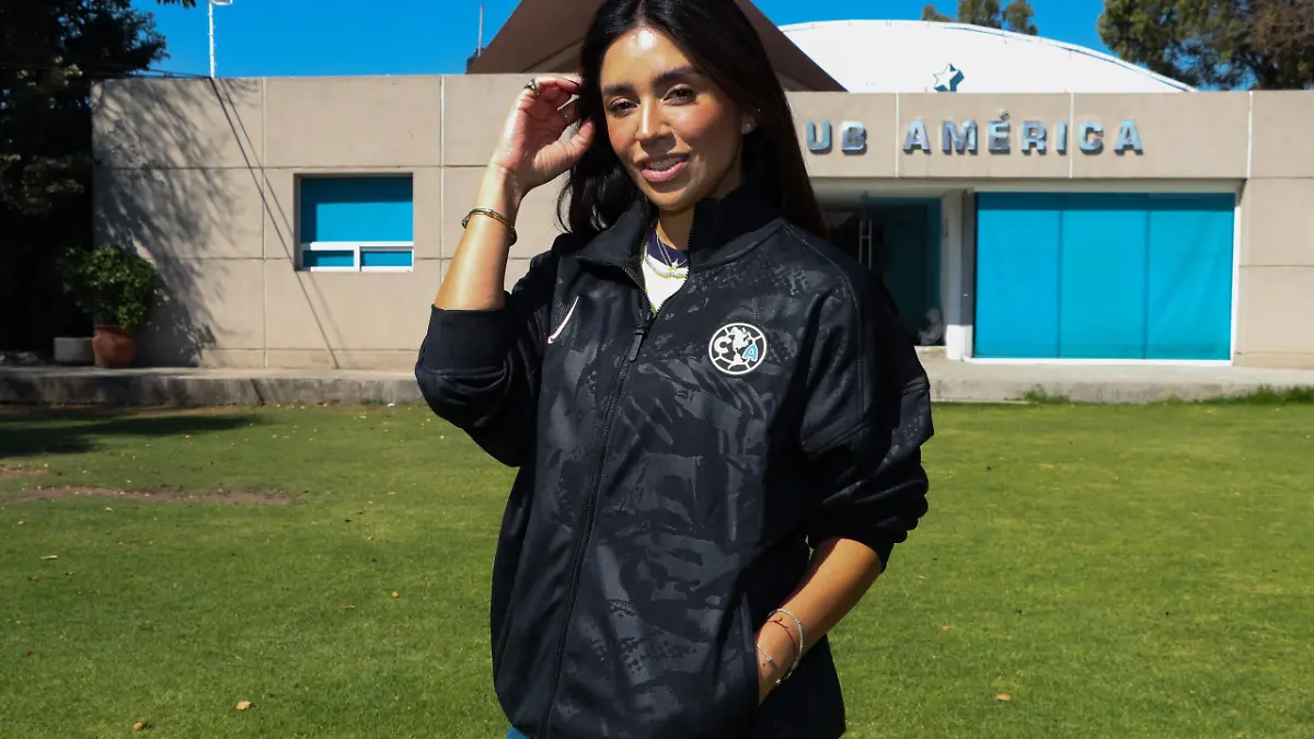 220125 Nina Cervantes Voz America SM 2