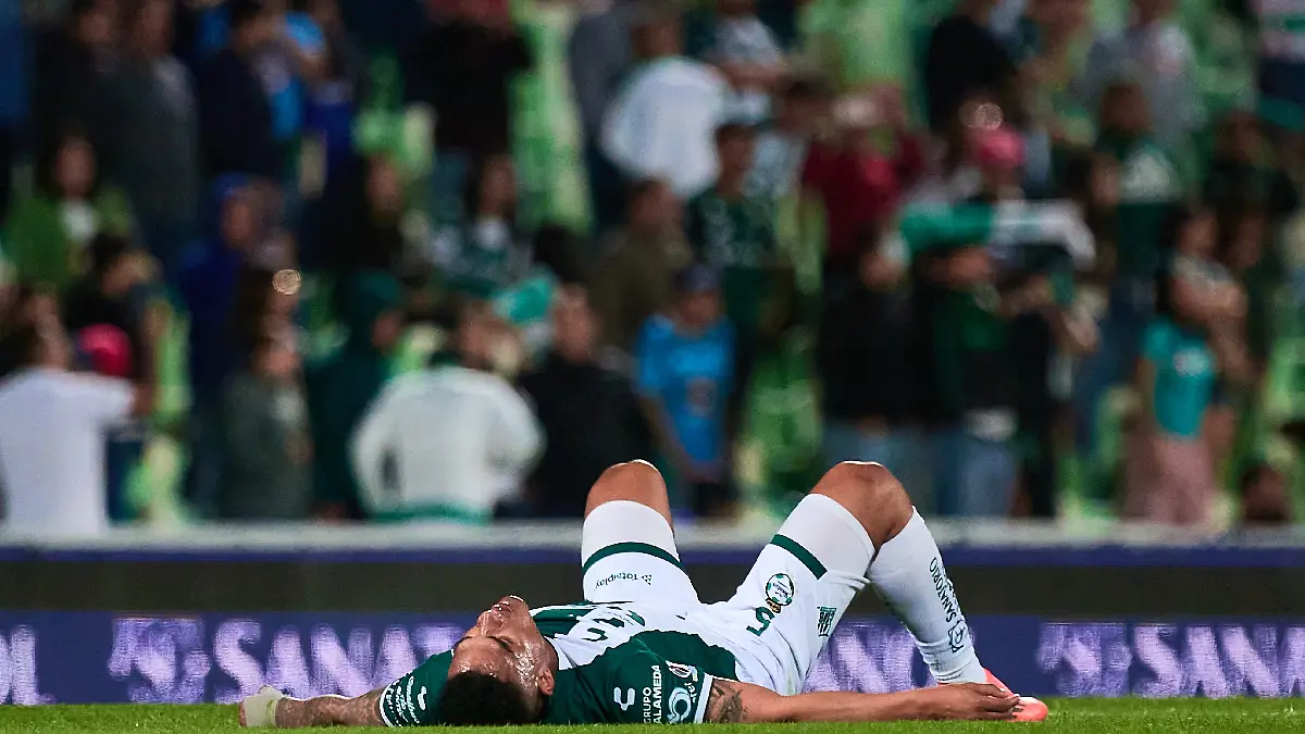Santos está hundido en una crisis sin precedente Foto Mexsport