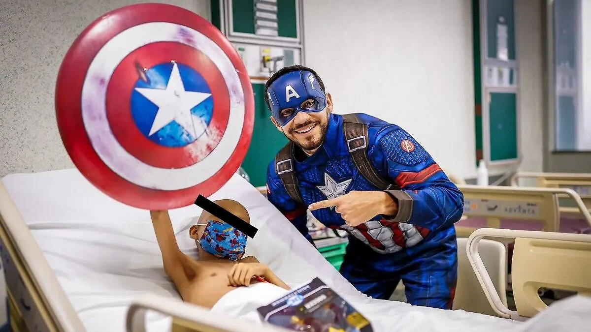 Henry Martin como el Capitan America