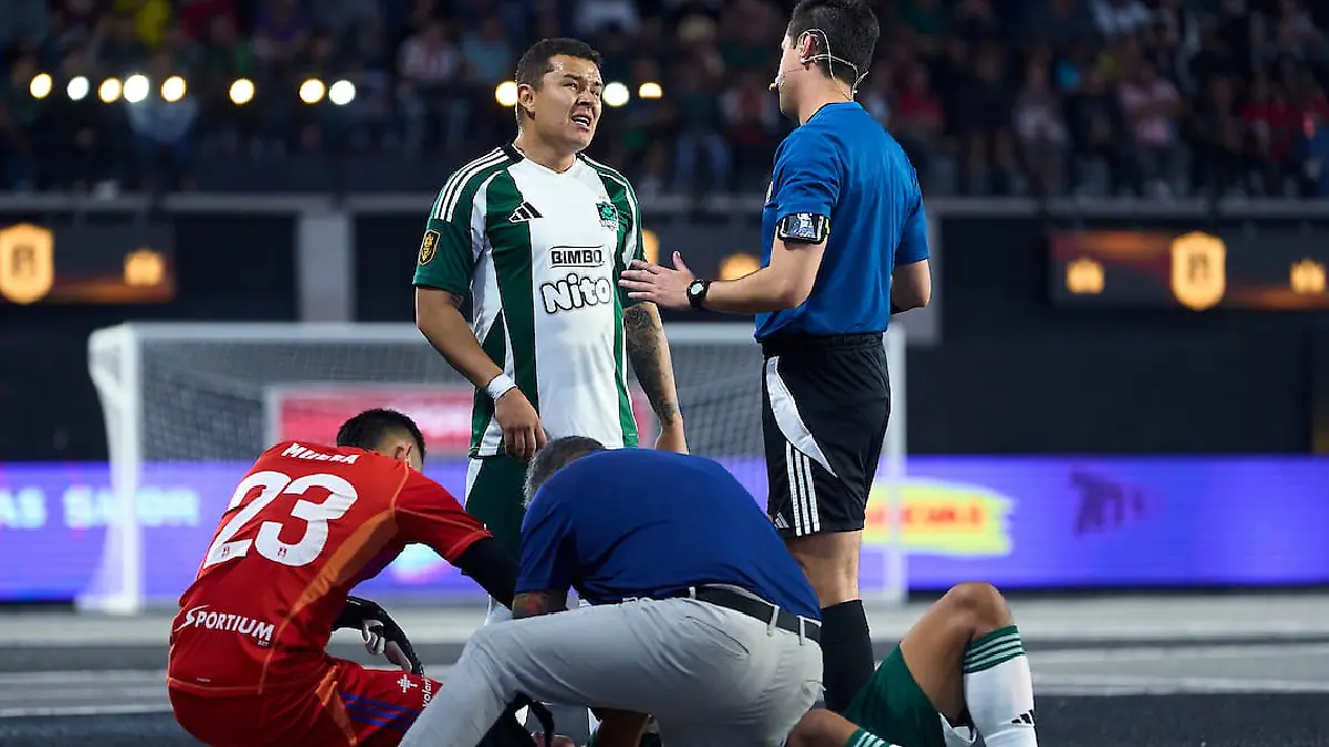 El jugador de Raniza terminó con la nariz sangrando tras la agresión / Foto: Cortesía Kings League Américas