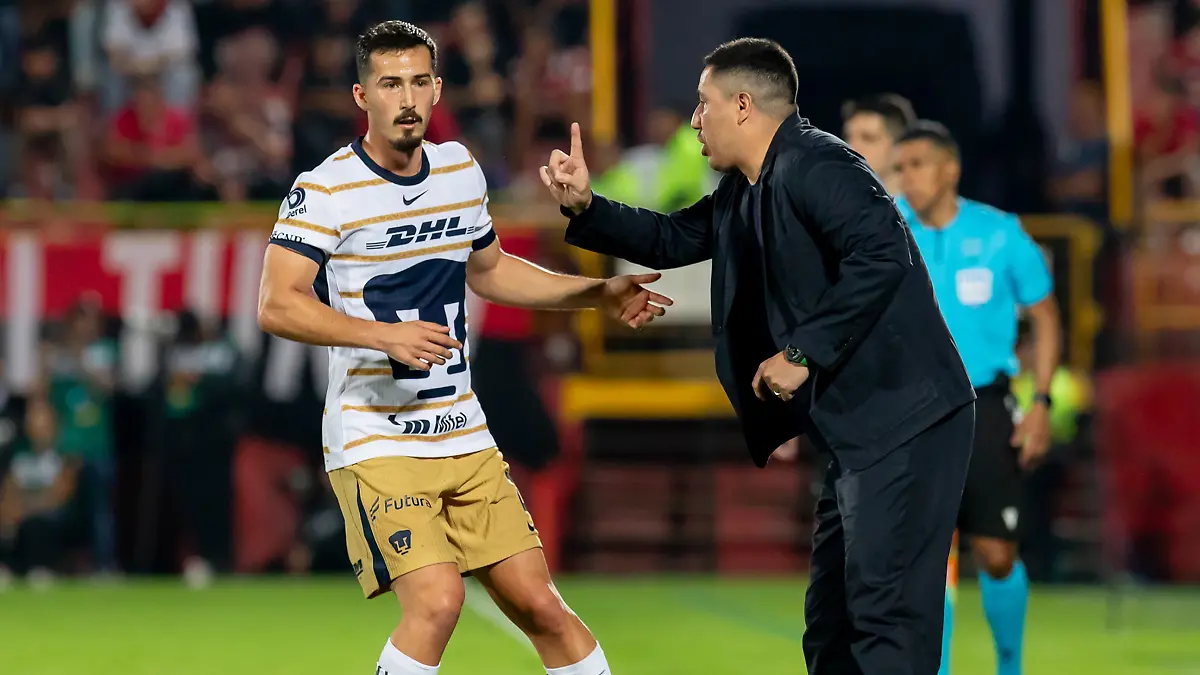 Bennevendo alabó el trabajo de Efraín Juárez con Pumas   Foto  Mexsport