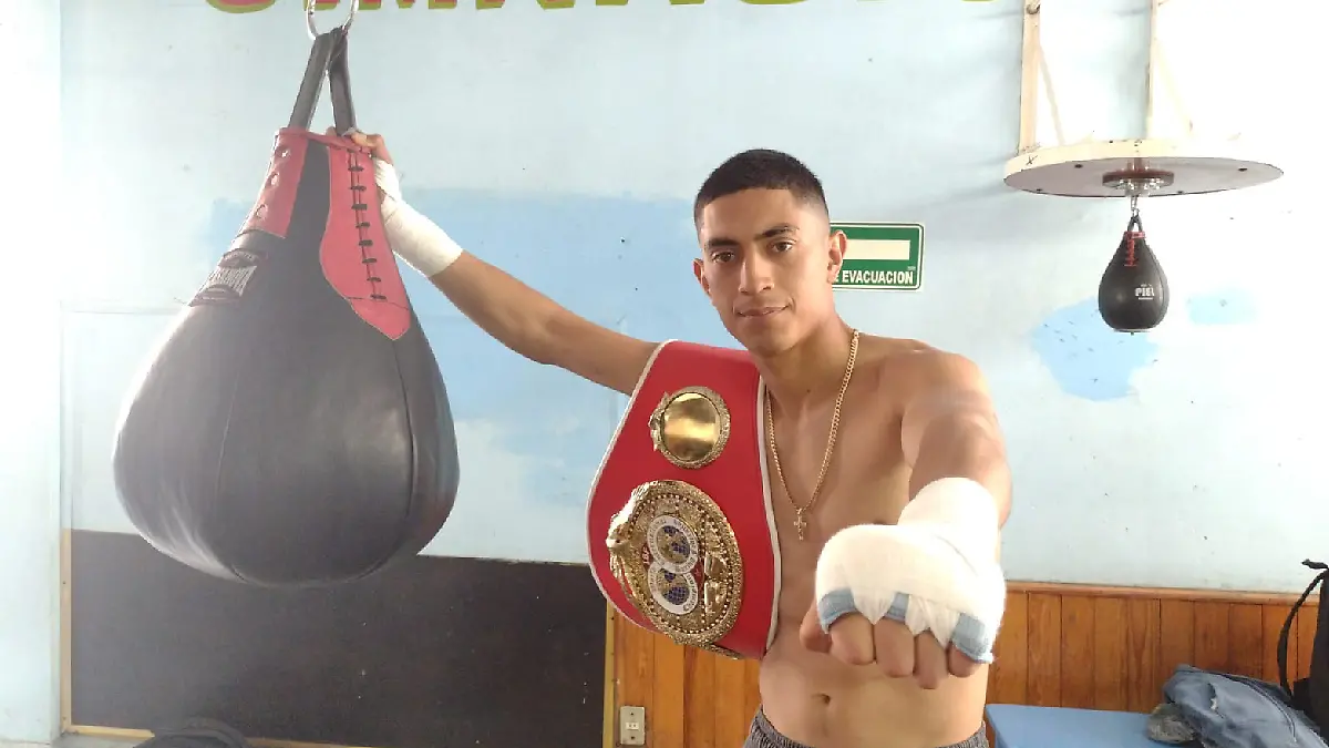 Ángel Ayala está listo para defender su corona de la FIB en Japón / Foto: Osiris Méndez