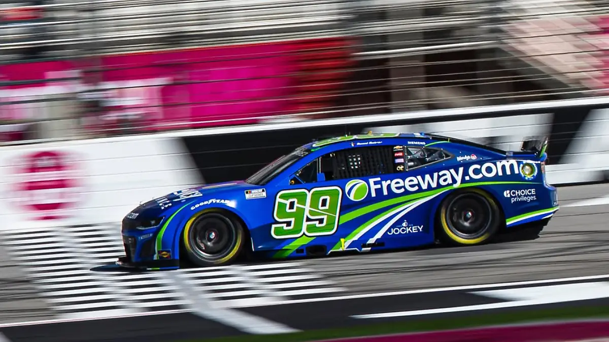 Daniel Suárez no deja de sufrir en el arranque de la temporada 2025 de la Nascar Cup Series