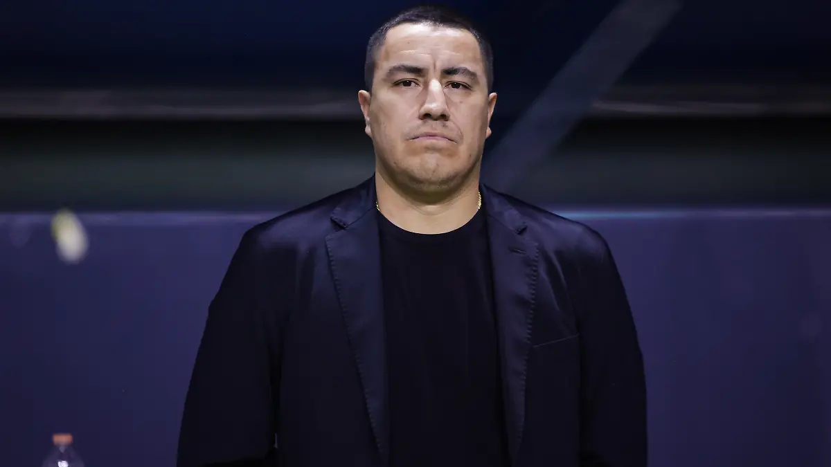 Efraín Juárez se fue expulsado del Cruz Azul vs Pumas / Foto: Mexsport