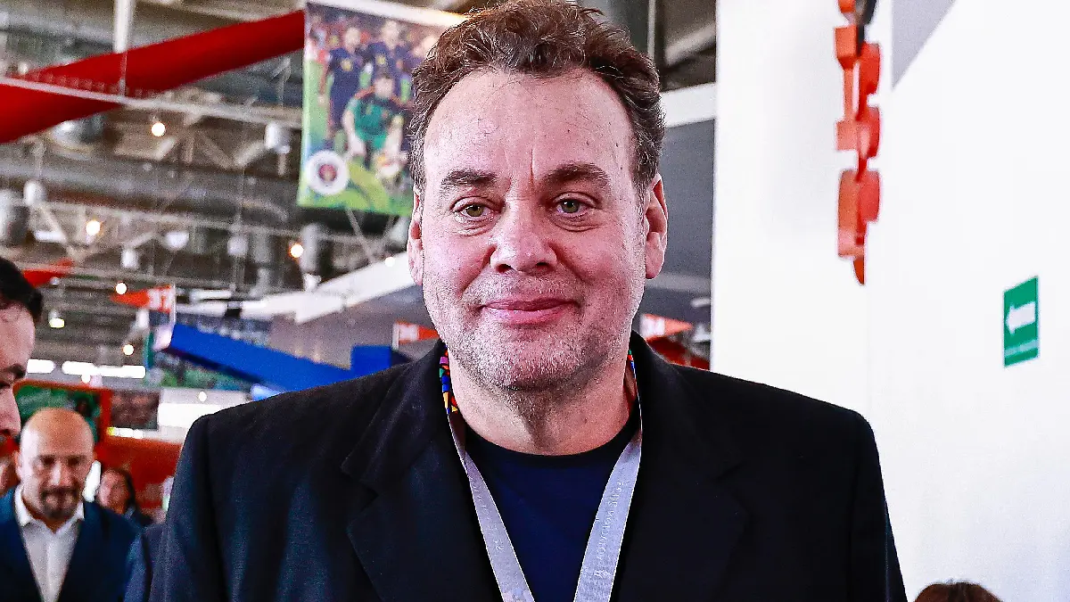 Faitelson quiere homenajes en vida