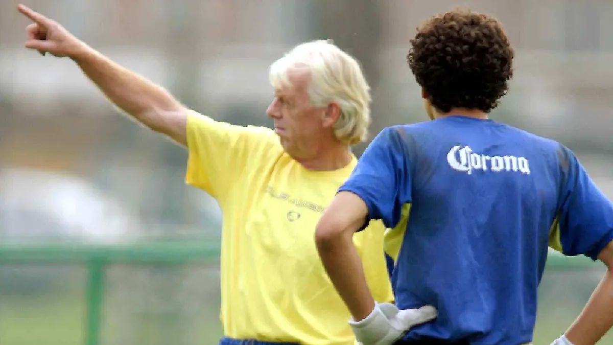 Leo Beenhakker impulsó la carrera de Memo Ochoa / Foto: Mexsport