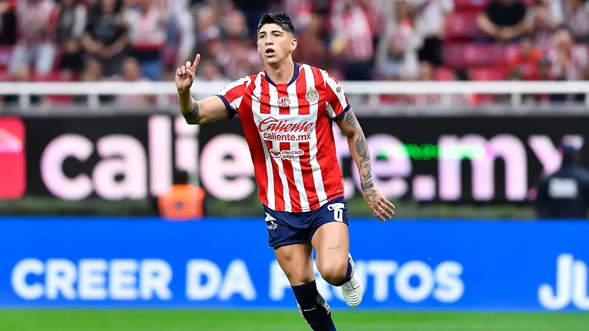 Alan Pulido espera que Chivas derrote al Atlas / Foto: Mexsport