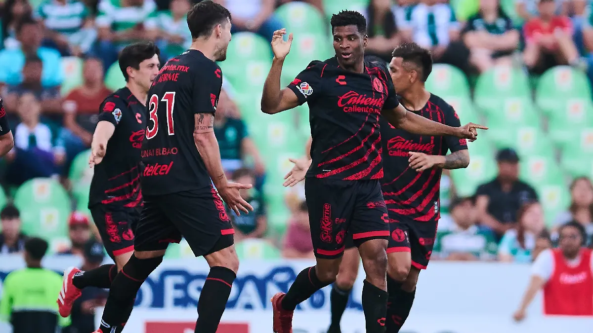 Xolos no tuvo piedad de un Santos Laguna que dio pena este torneo / Foto: Mexsport