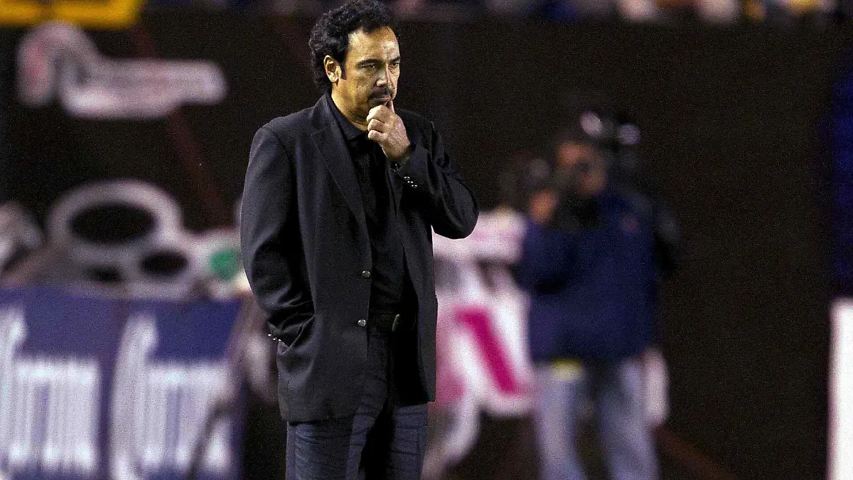 Hugo Sánchez no quiere a Domènec Torrent en Chivas Foto Mexsport