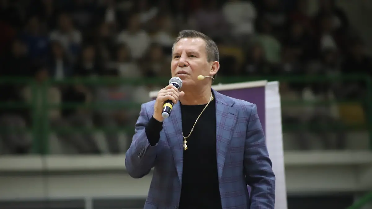 Julio César Chávez confía en la victoria de Saúl Álvarez. Foto: Cortesía