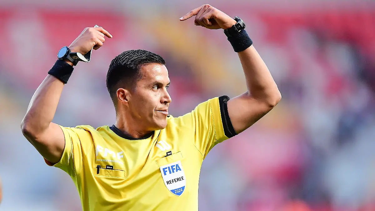 Daniel Quintero Huitrón será el árbitro central del partido de ida del Clausura 2025. Foto: Mexsport