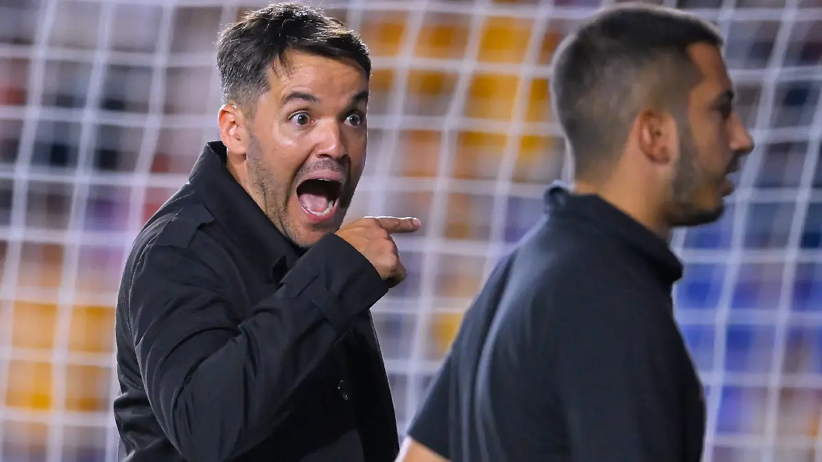 Nicolás Larcamón prefirió no hablar sobre temas arbitrales / Foto: Mexsport