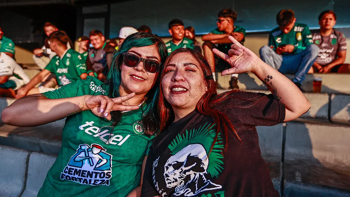 Aficionados del León se resignan a quedar fuera del Mundial de Clubes / Foto: Luis Garduño