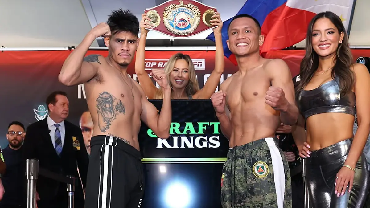 Emmanuel Navarrete cumplió con la báscula para enfrentar a Charly Suárez / Foto: Cortesía