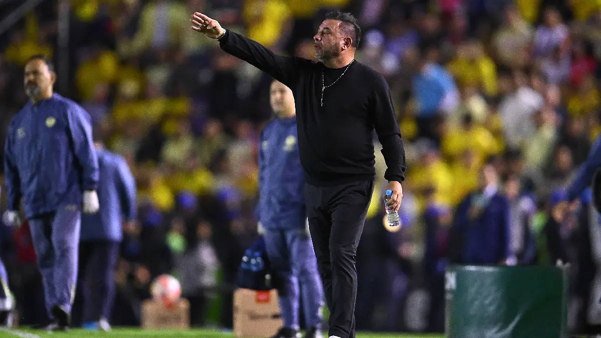 Antonio Mohamed motivó a sus jugadores foto Mexsport