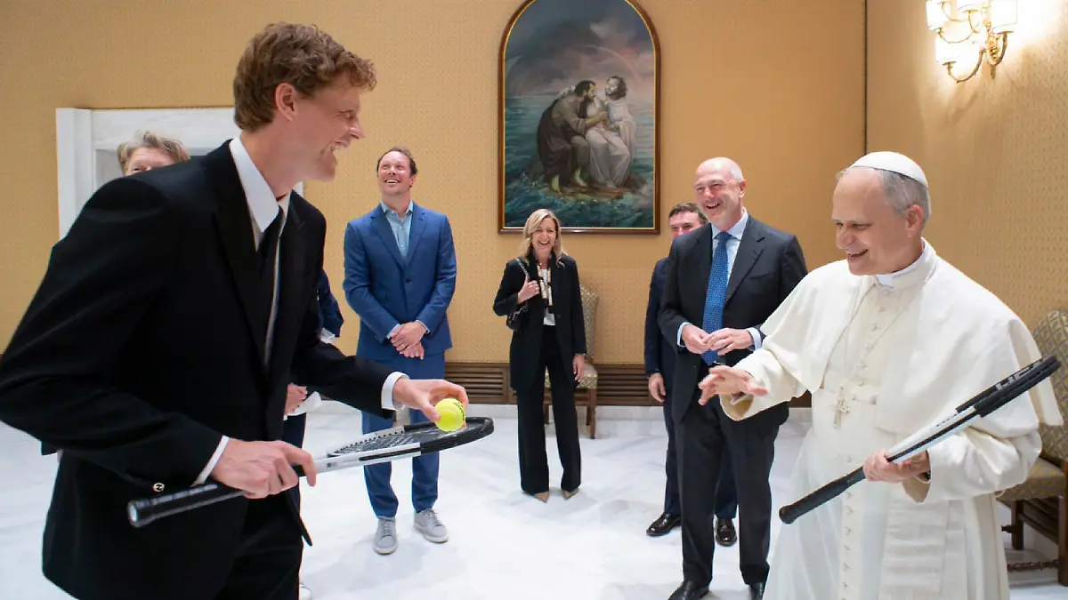 Jannik Sinner retó al Papa León XIV a un partido de Tenis   Foto  Vatican Media