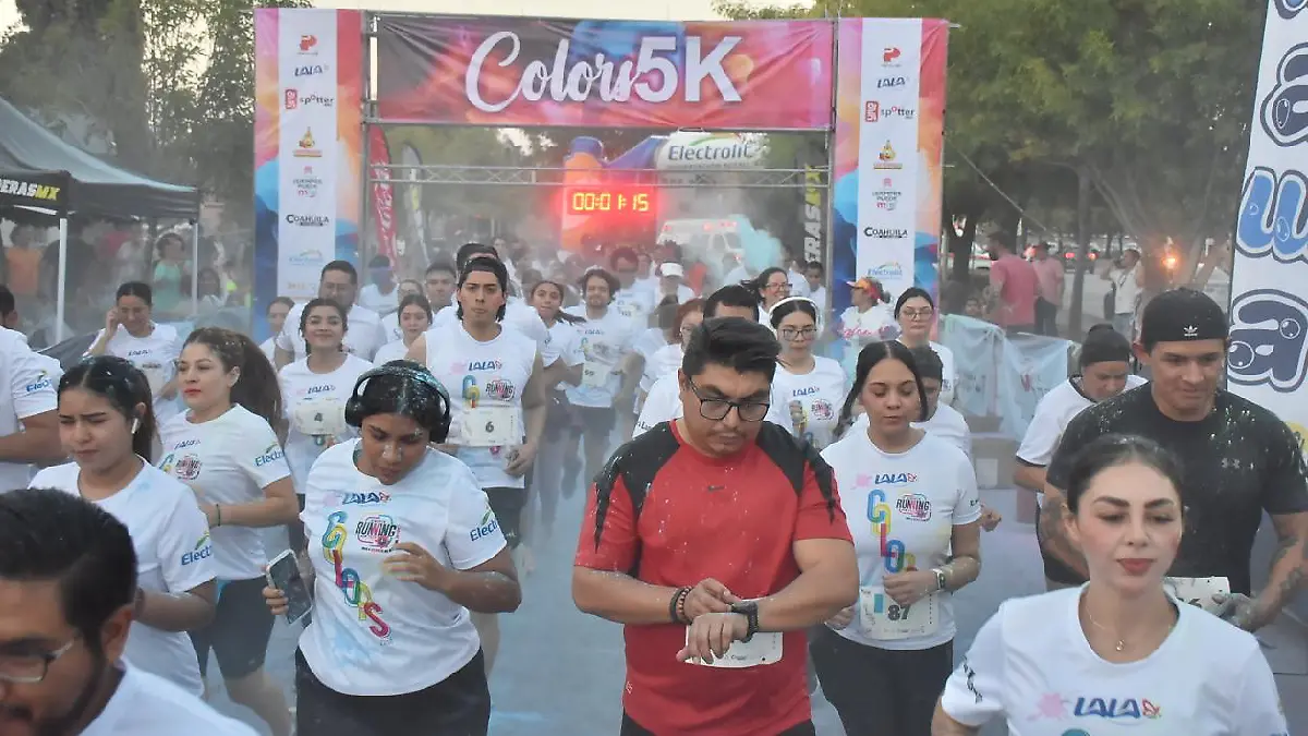 La carrera de 5k Colors  que se realizó en Torreón.  Foto: Antonio Meléndez / SOL DE LA LAGUNA