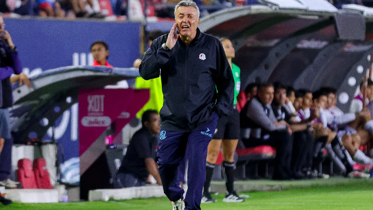 Domènec Torrent es el nuevo refuerzo de Rayados. Foto: Mexsport