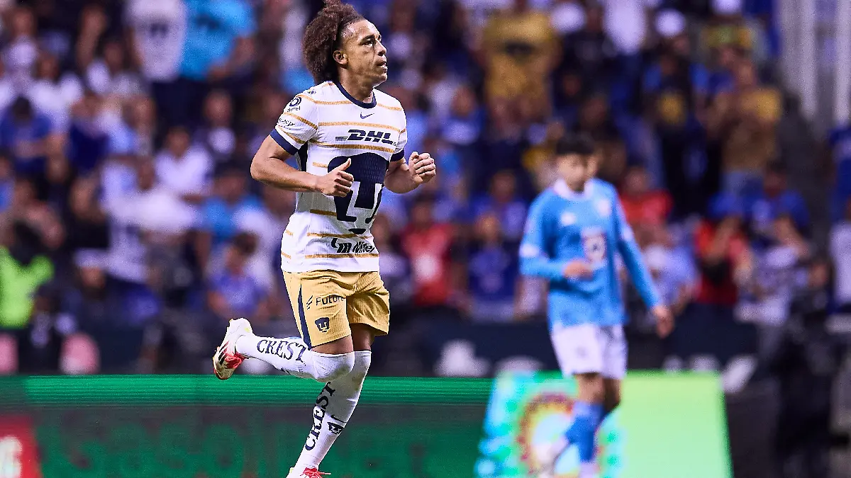 Adalberto Carrasquilla se reporta con los Pumas. Foto: Mexsport