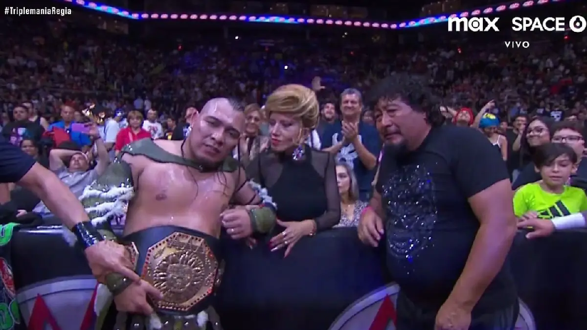 Hijo del Vikingo derrota a Alberto del Río
