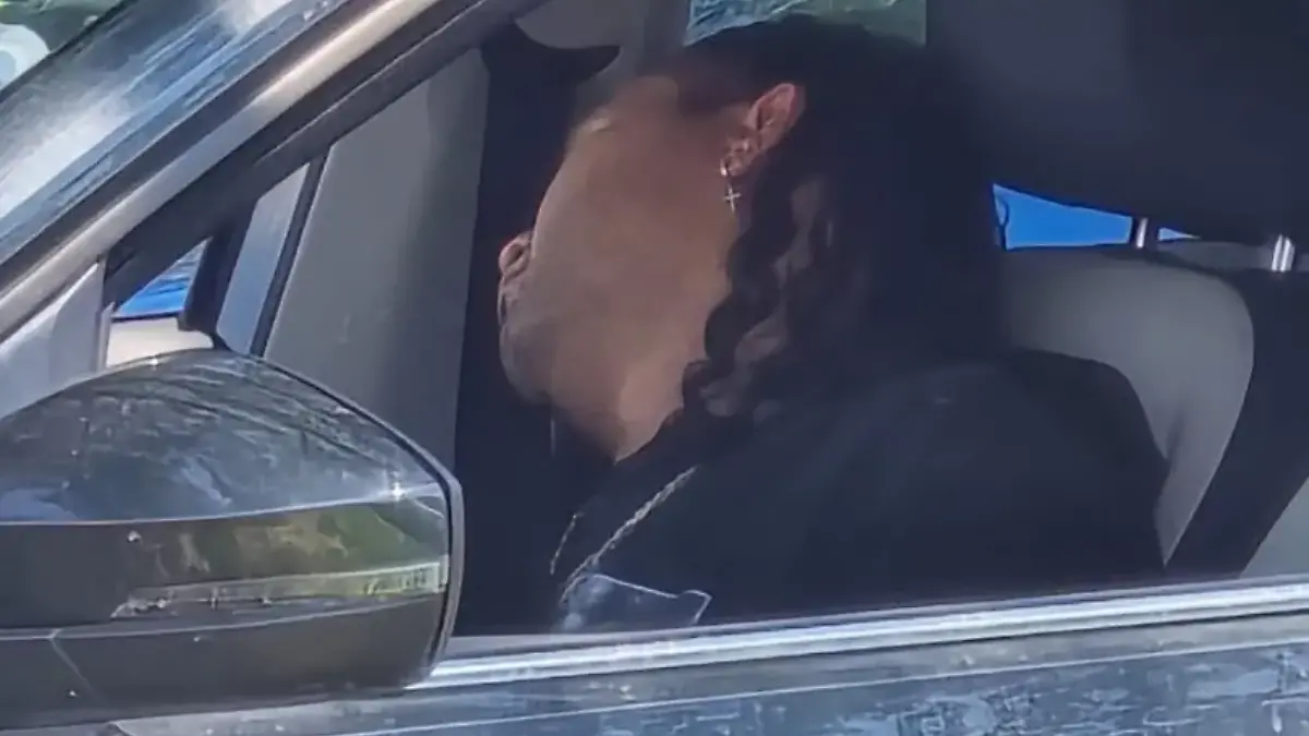 Carlos Peña conduce en estado de ebriedad y la policía lo detiene para que pase 20 horas en la cárcel   FOTO CORTESÍA