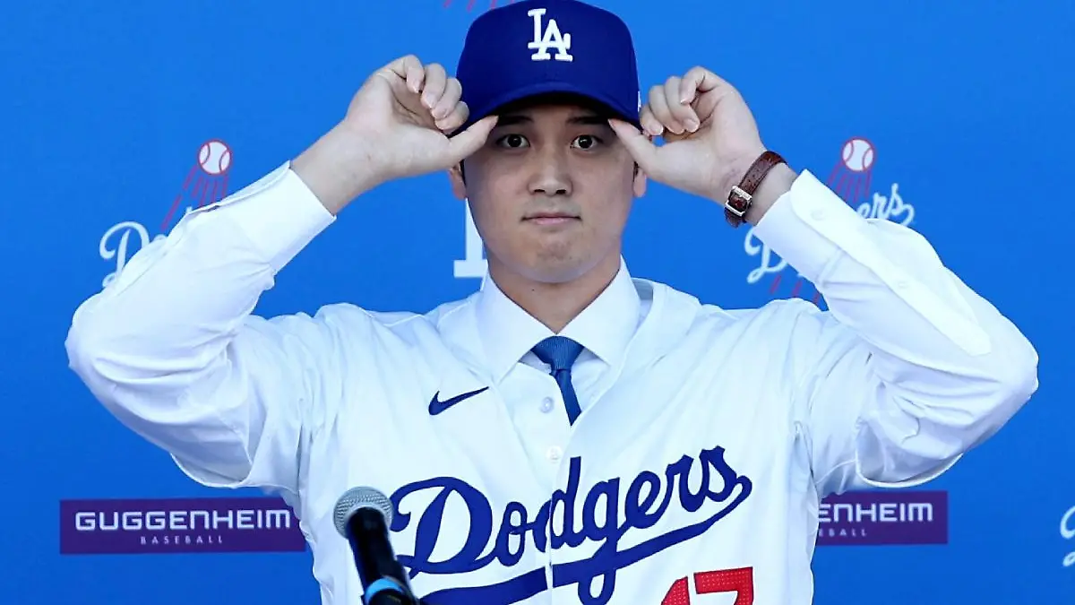 Shohei Ohtani obsequió un auto a la esposa de uno de sus compeñaros. FOTO: Reuters