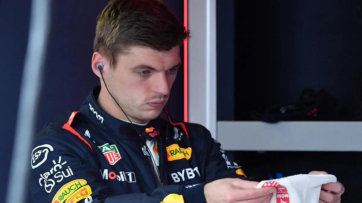 Max Verstappen hace un llamado a Checo Pérez. FOTO: Reuters