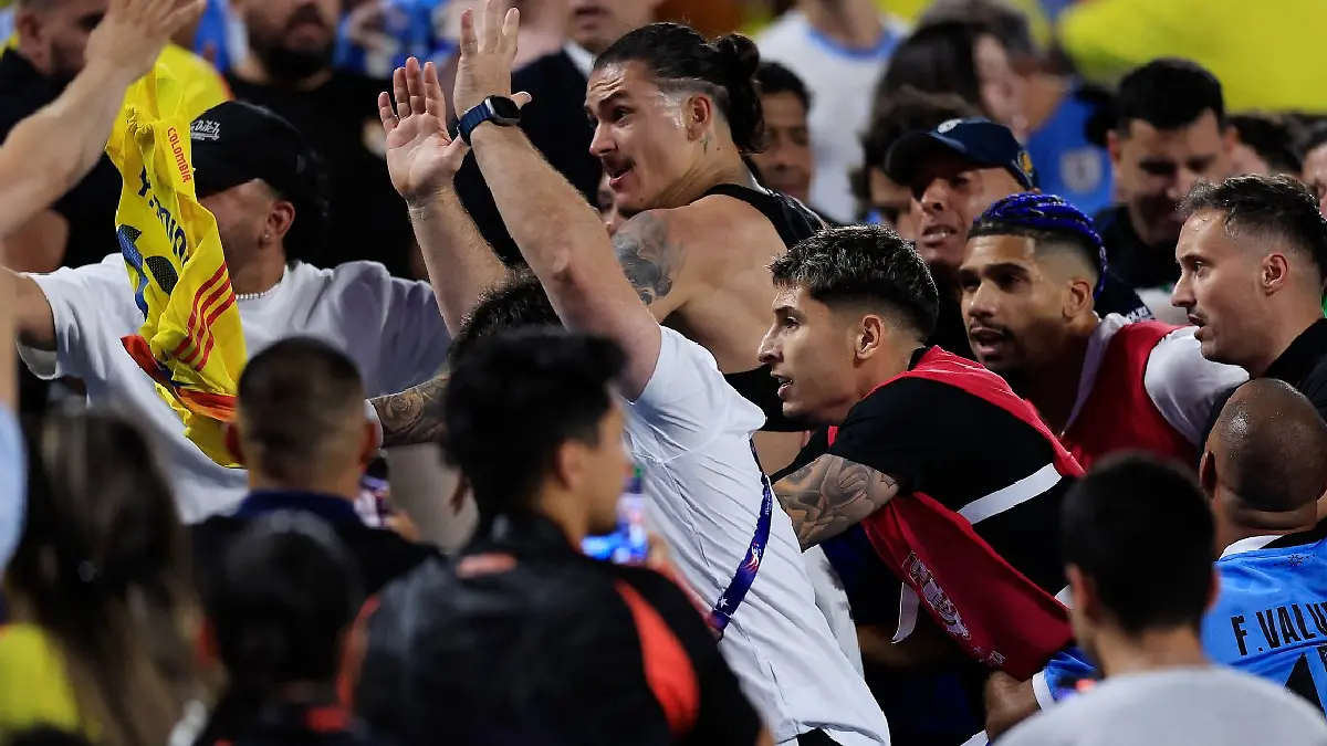 Darwin Núñez se enfrentó a los aficionados colombianos / Foto: AFP