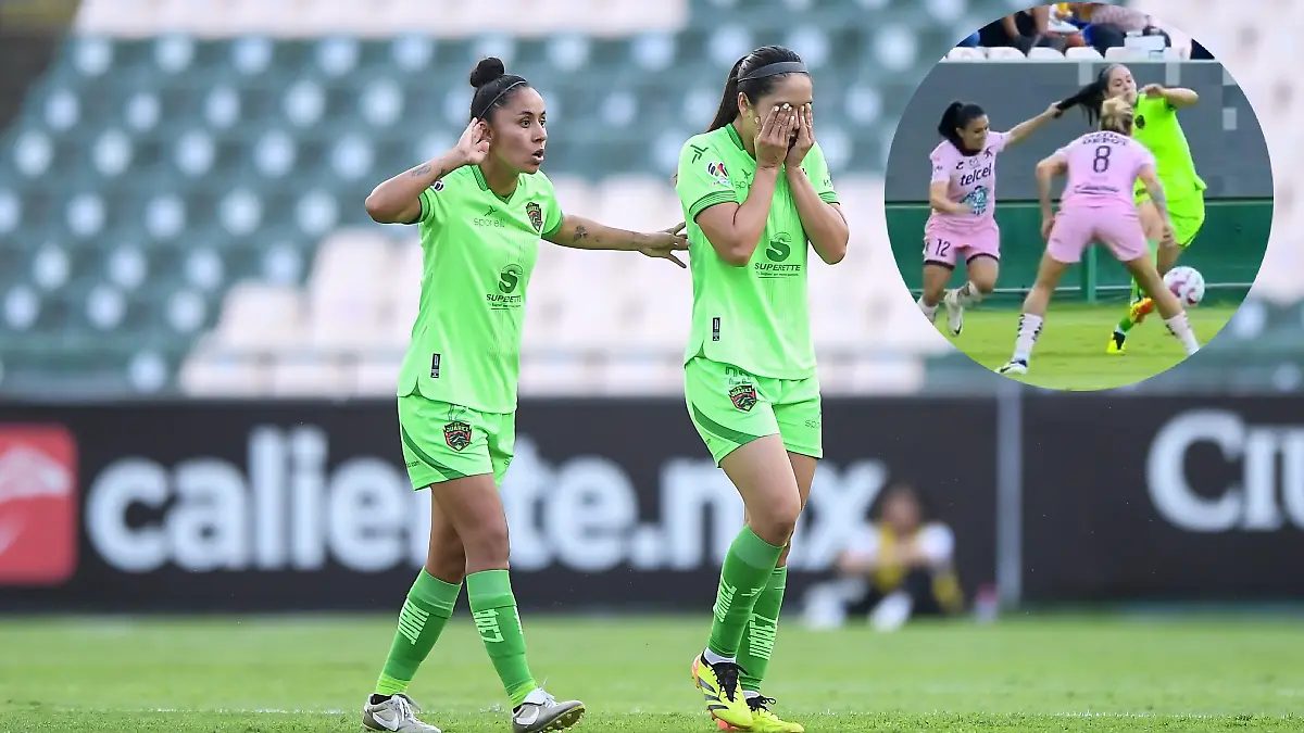 Blanca Solís fue expulsada tras jalarme el cabello a su rival que antes lo hizo en el partido entre León y Juárez de la Liga MX Femenil.  Foto: Mexsport