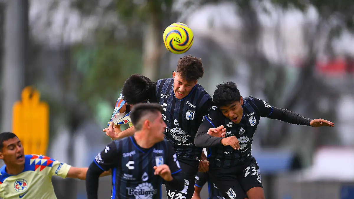 Carlo Soldati deja al Querétaro para irse a jugar a Europa. Foto: Mexsport