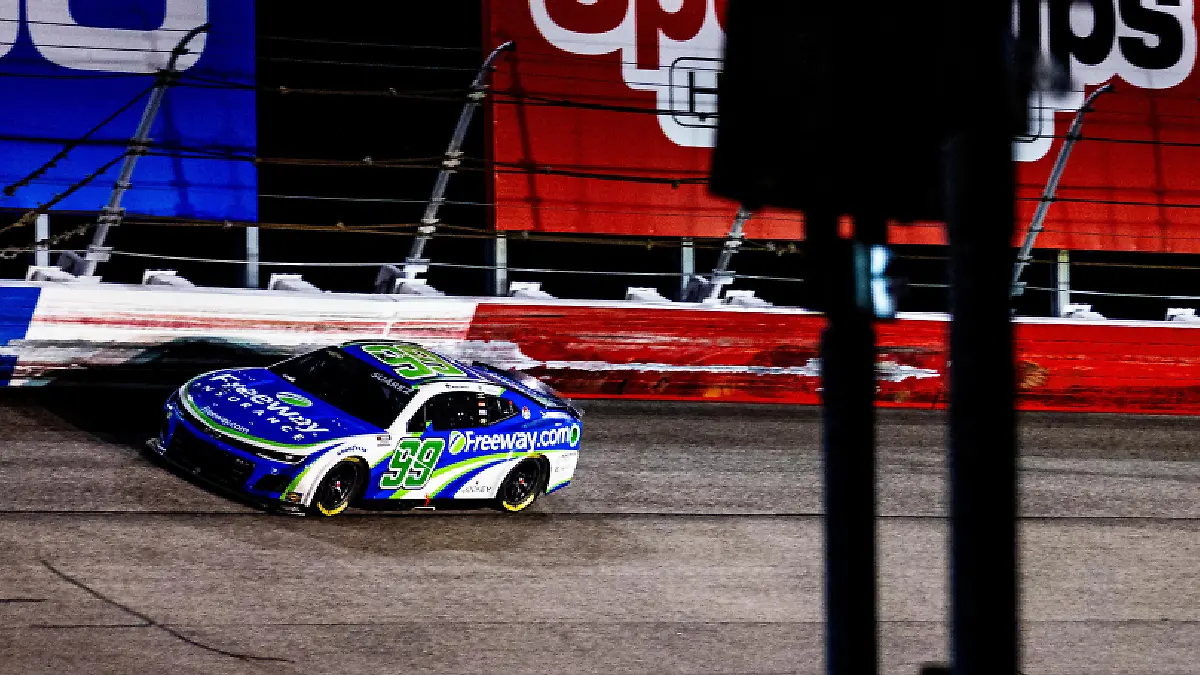 El piloto mexicano Daniel Suárez correrá los playoff de la Serie Nascar Series. Foto: @NASCAR