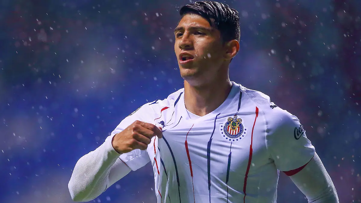 Alan Pulido fue campeón de goleo con Chivas foto  Mexsport