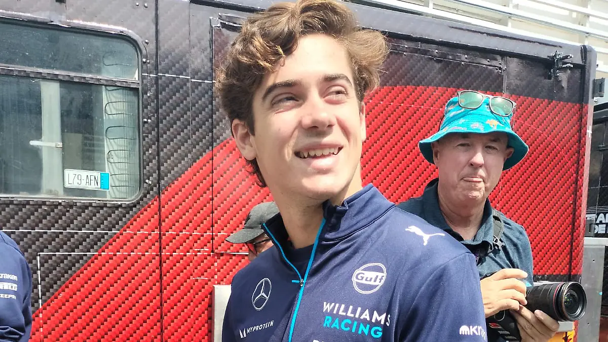 Franco Colapinto en el paddock del GP de México / Foto: Guillermo Abogado