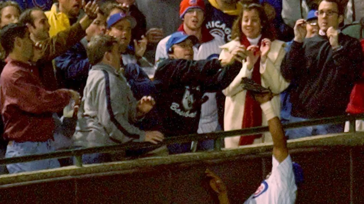 Steve Bartman le quitó un out a los Chicago Cubs